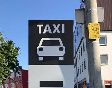 Ein Taxischild