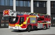 Neue Drehleiter der Feuerwehr Ulm vor der Feuerwache 