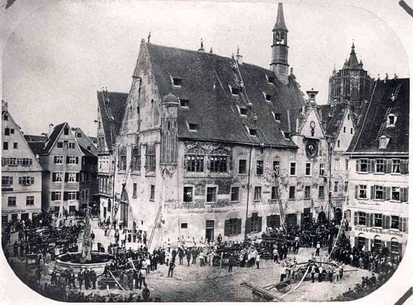 Historische Fotografie des Ulmer Rathauses