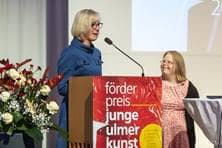 Dr. Stefanie Dathe und Ehrenpreisträgerin Luise Reinholz