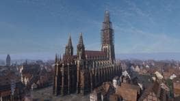 Das Ulmer Münster mit Holzgerüst um den Hauptturm