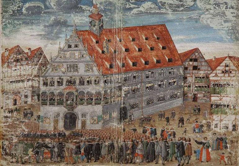 Historische Zeichnung des Ulmer Schwörhauses mit einer Menschenansammlung davor.
