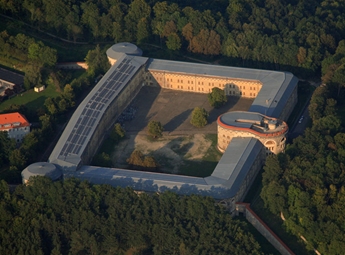 Luftbild der Wilhelmsburg