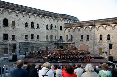 Ein Konzert im Innenhof der Wilhelmsbug